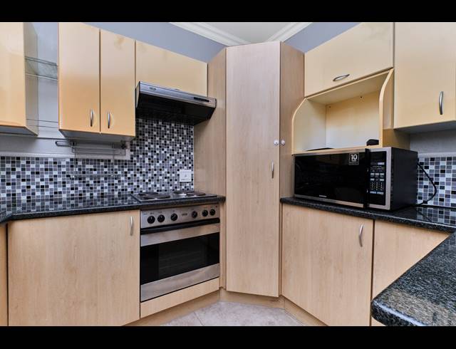 2 BEDROOM TOWNHOUSE FOR SALE IN RUIMSIG